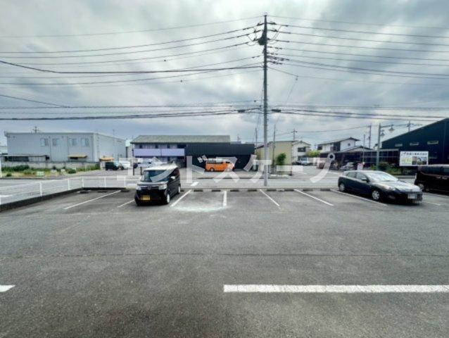 アルカディアＤの駐車場|高崎、前橋のお部屋探しはエンドスケープまで！お客様の理想お聞かせ下さい♪