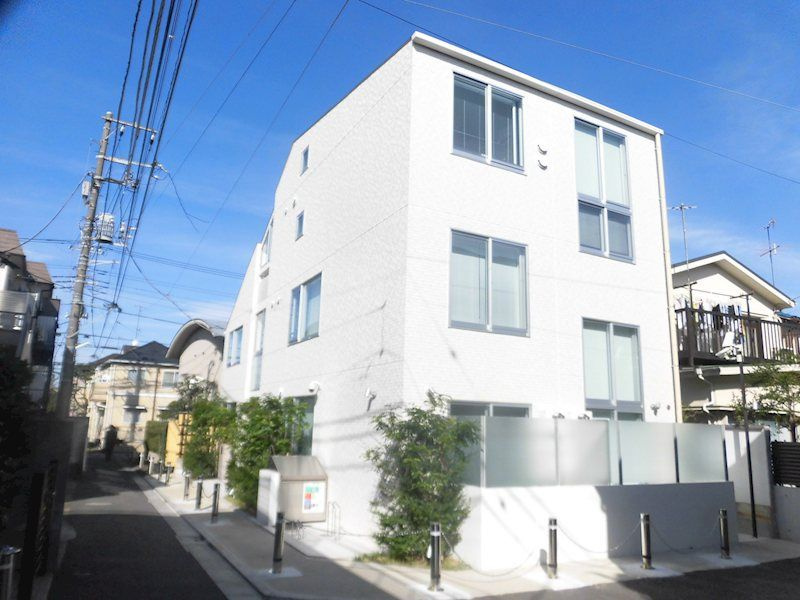 シャモッツ・ウイラ 