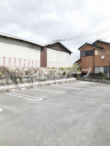 ポワール・フルールの駐車場|高崎、前橋のお部屋探しはエンドスケープまで！お客様の理想お聞かせ下さい♪