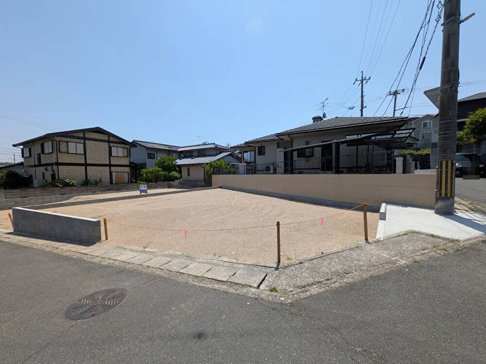 岡山市北区万成西町①号地の前面道路含む現地写真|◆日当たり・通風良好な立地です。