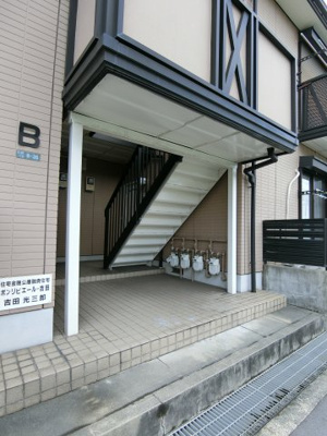 【エントランス】 | ボンリビェール吉田A