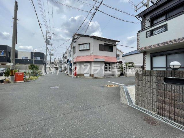 灰塚5丁目　中古一戸建ての前面道路含む現地写真|■物件内覧・資金計画相談・住宅ローン相談、リフォーム相談、お問合せ受付中■
※当日・翌日のご内覧、ご相談はお電話でのお問合せがスムーズです！
