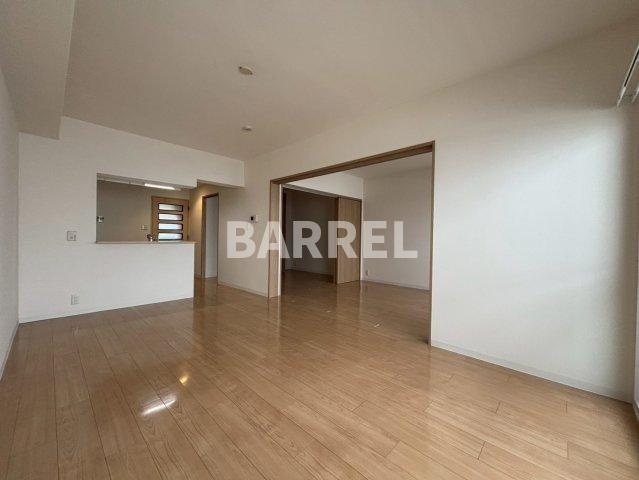 豊中市刀根山１丁目の賃貸マンションの居間・リビング