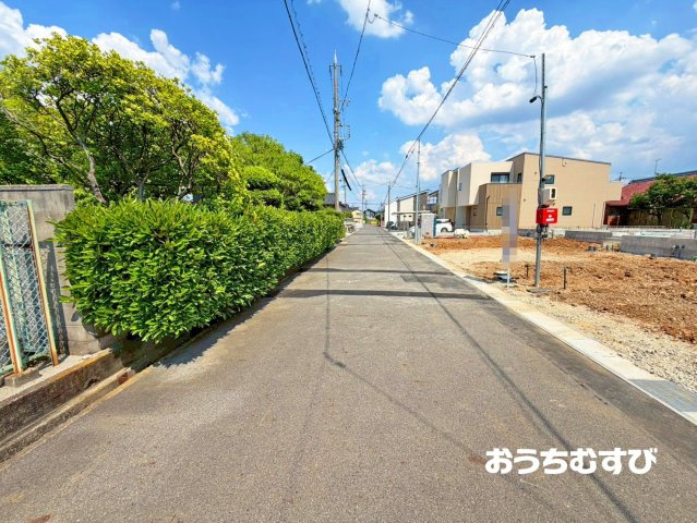 春日井市花長町第2(全4棟)の前面道路含む現地写真