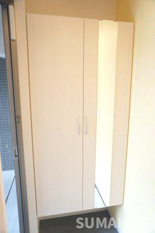合志市須屋のアパートの玄関