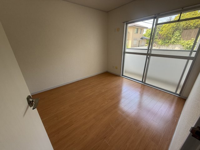マンション遠山の洋室