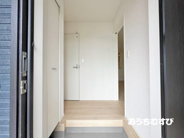 北区東味鋺第4(全5棟)の玄関