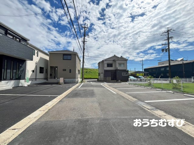 北区東味鋺第4(全5棟)の前面道路含む現地写真