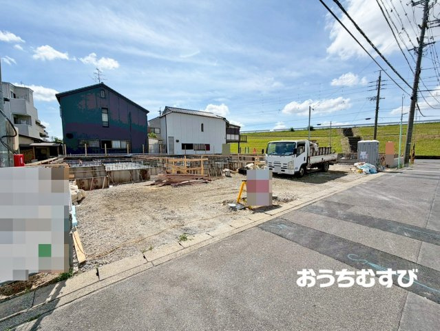 北区東味鋺第4(全5棟)の前面道路含む現地写真