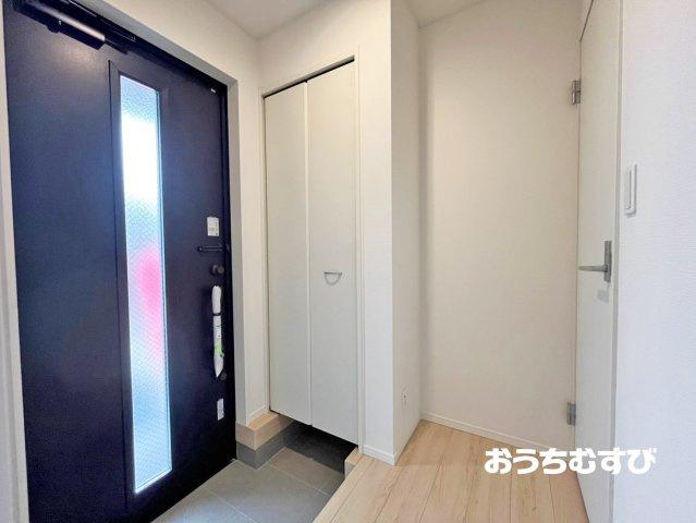 北区東味鋺第4(全5棟)の玄関