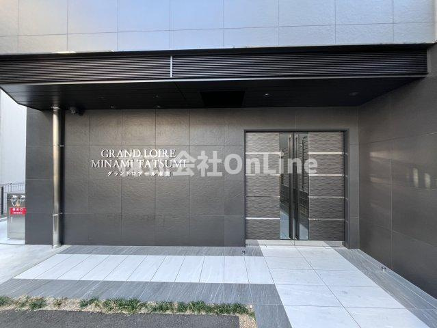大阪市平野区加美北１丁目の賃貸マンションのエントランス