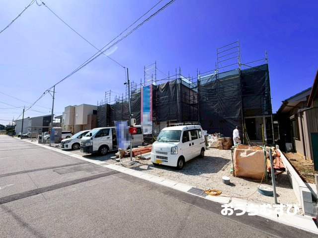 春日井市花長町第2(全4棟)の前面道路含む現地写真