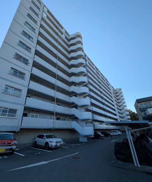 「５LDK＋地下室」高知市鴨部アーネスト能茶山　中古マンション