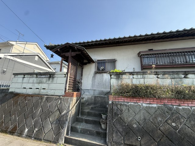 高崎市鼻高町43-20の前面道路含む現地写真