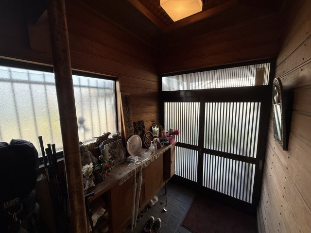 高崎市鼻高町43-20の玄関