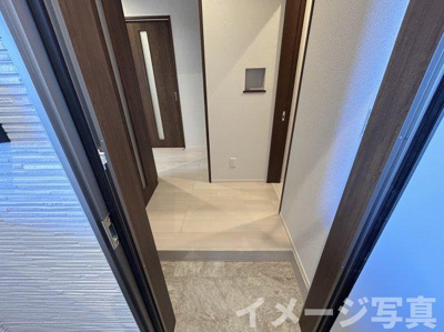 【玄関】 | REGALEST WOOD TERRACE JOSHIN | イメージ写真