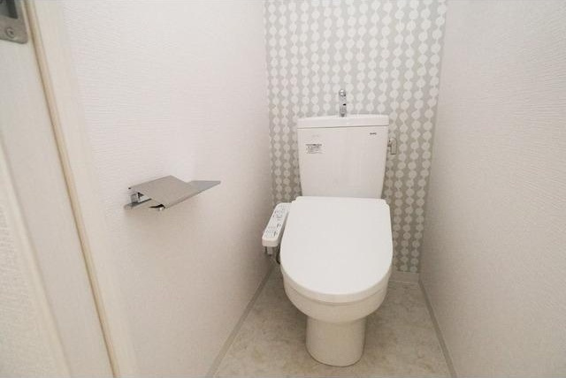 アドバンス神戸マーレのトイレ|同物件別部屋写真