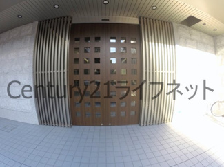 【エントランス】