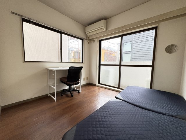 ダイヤマンションの洋室