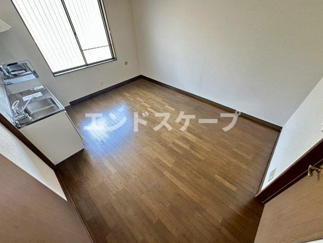 プラムハイツⅡの居間・リビング|高崎、前橋のお部屋探しはエンドスケープまで！お客様の理想お聞かせ下さい♪