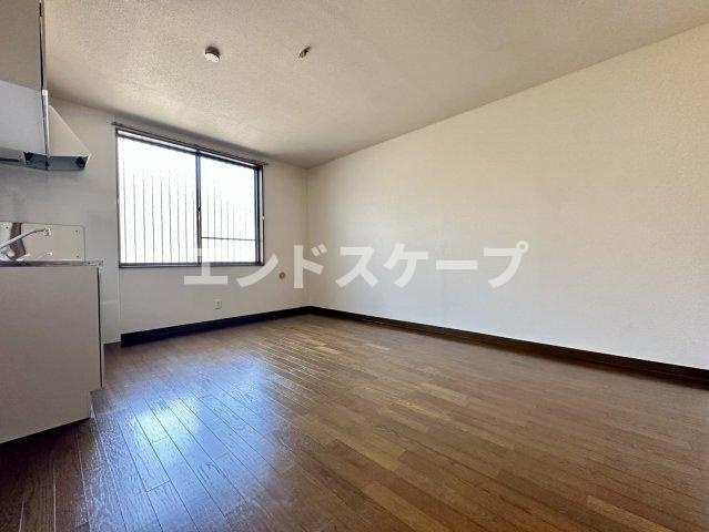 プラムハイツⅡの居間・リビング|高崎、前橋のお部屋探しはエンドスケープまで！お客様の理想お聞かせ下さい♪