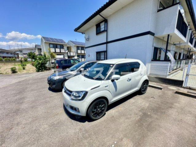 プラムハイツⅡの駐車場|高崎、前橋のお部屋探しはエンドスケープまで！お客様の理想お聞かせ下さい♪