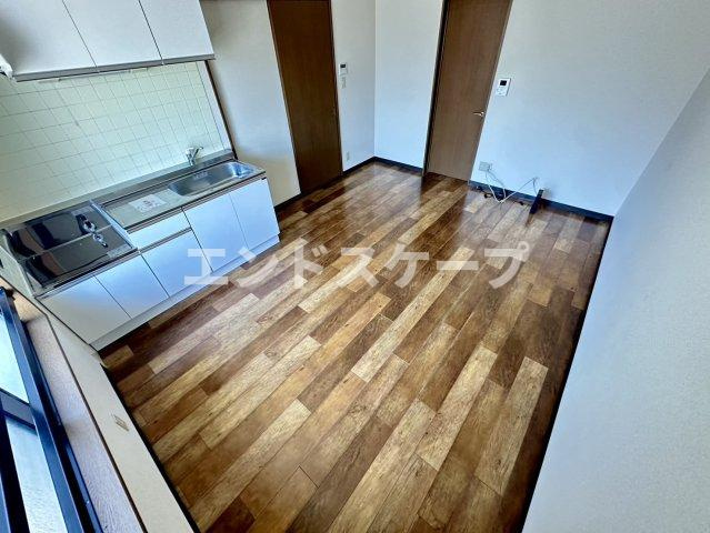 プラムハイツⅡの居間・リビング|高崎、前橋のお部屋探しはエンドスケープまで！お客様の理想お聞かせ下さい♪