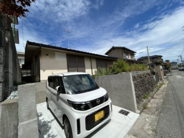 衣川貸家の駐車場