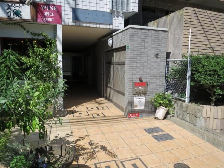 メルヴェイユー薬院　警固小学校区のエントランス|メルヴェイユー薬院