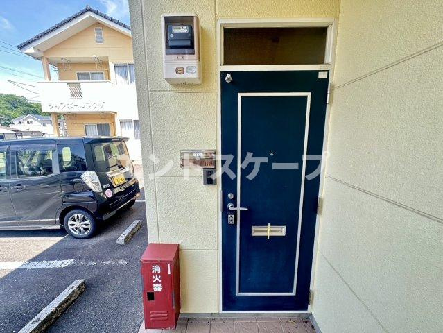 シャンポールフクダの玄関|高崎、前橋のお部屋探しはエンドスケープまで！お客様の理想お聞かせ下さい♪