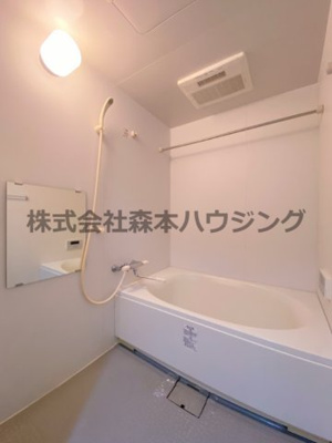 【浴室】 | 　Mansion Grace | ※同タイプ別室の写真となります。
　設備内容や内装色調など相違がある場合は実際のお部屋の現状優先となります。