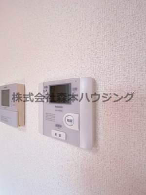 【セキュリティ】 | 　Mansion Grace | ※同タイプ別室の写真となります。
　設備内容や内装色調など相違がある場合は実際のお部屋の現状優先となります。