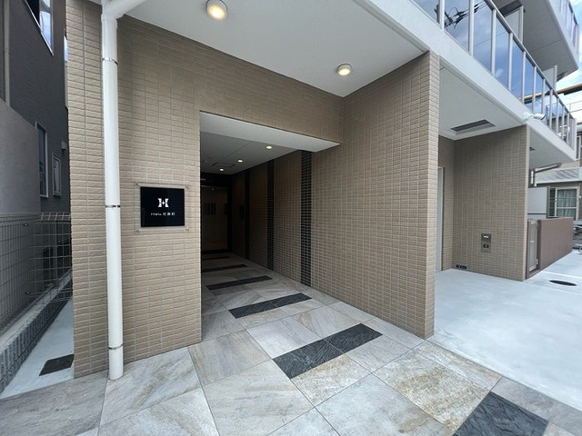 Halu花園町のエントランス