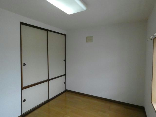 田所アパートの洋室