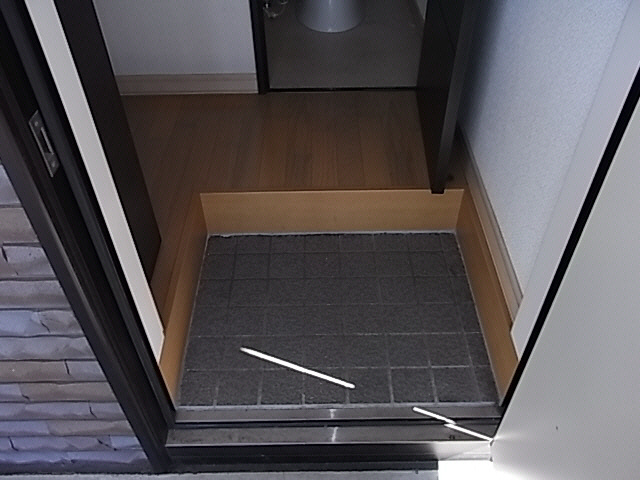 アーバンエステート浪花Ｋの玄関