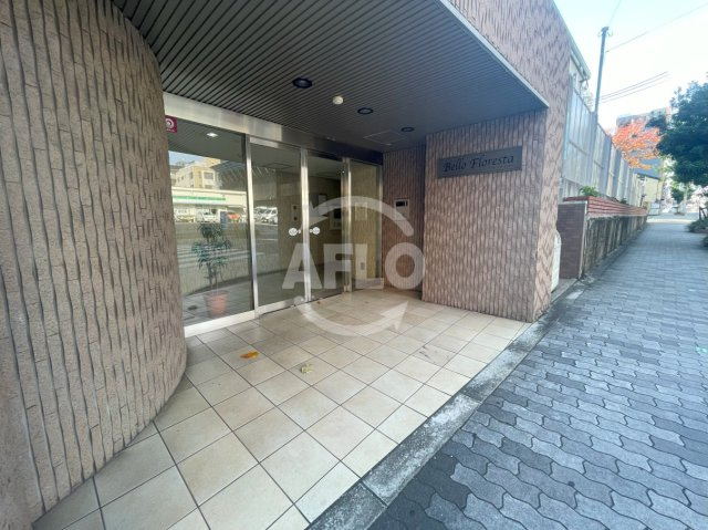 ベージョフロレスタ松崎町のエントランス|ベージョフロレスタ松崎町　エントランス
