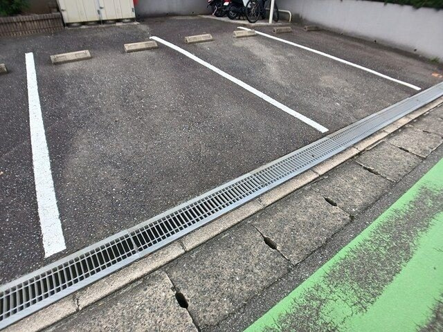 エスポワ－ルＢの駐車場
