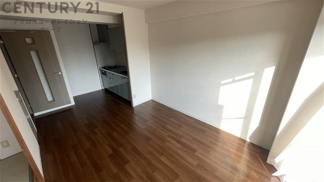 床色が落ち着いた色合いで綺麗です♪