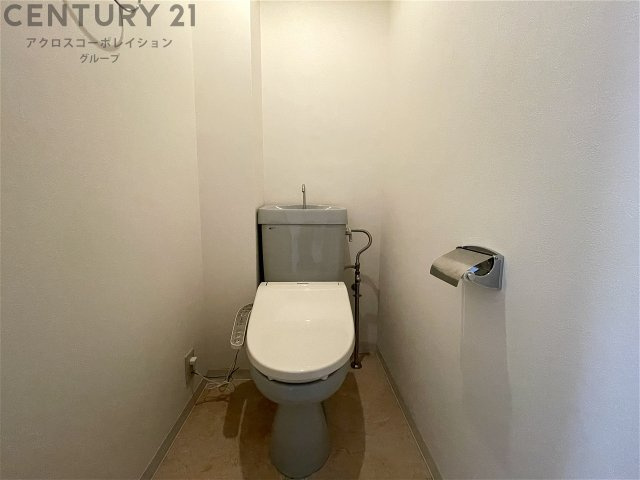 シンプルで使いやすいトイレです♪