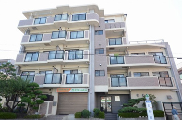 エレベーター付きで荷物があっても安心！