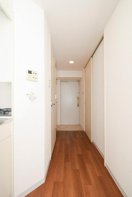 ベルフェリーク新神戸の玄関
