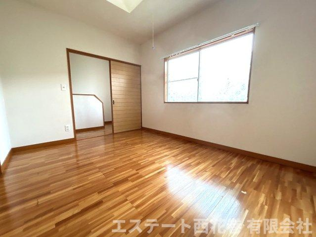 サンハイツ佐藤の洋室