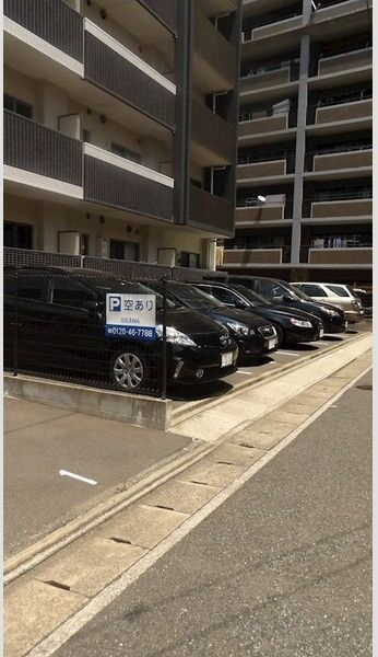 グランジュ大濠の駐車場