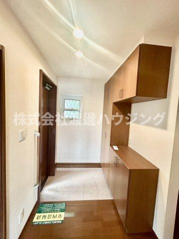 箕面市半町一戸建の玄関