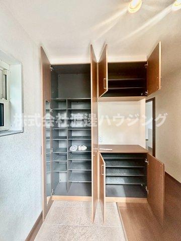 箕面市半町一戸建の収納|玄関収納