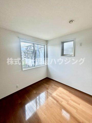 箕面市半町一戸建のその他|窓