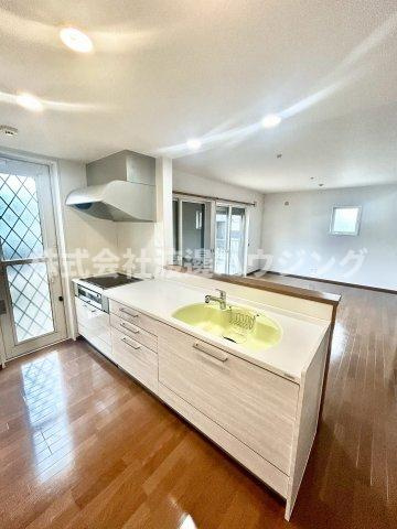 箕面市半町一戸建のキッチン