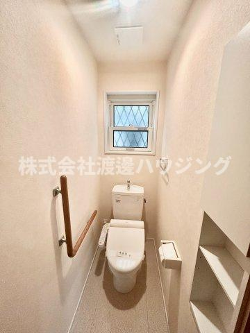 箕面市半町一戸建のトイレ|1・2階にトイレございます