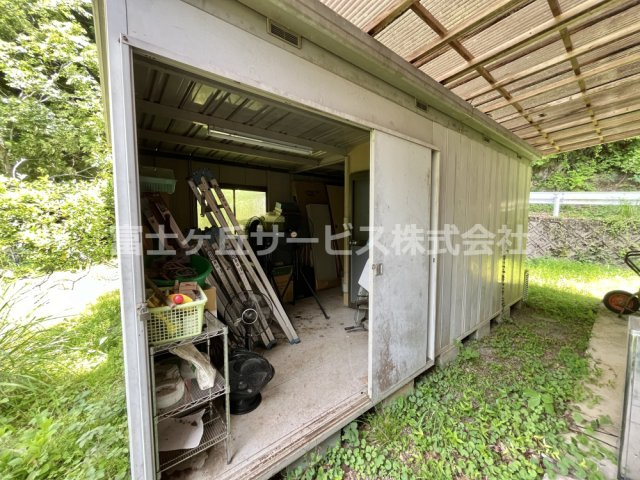 【収納】 | 周智郡森町三倉　中古住宅 | 大きなものも収納できる倉庫つき