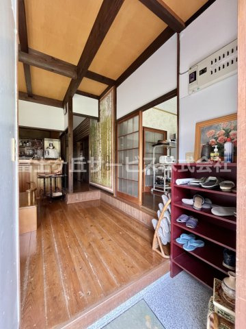 【玄関】 | 周智郡森町三倉　中古住宅 | 玄関からすぐLDKになります